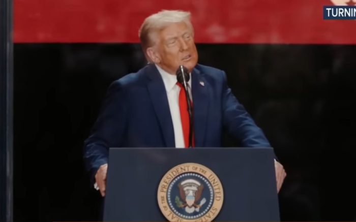 Трамп најави царини од 50 отсто за канадските возила, делови и челик од 1 јануари