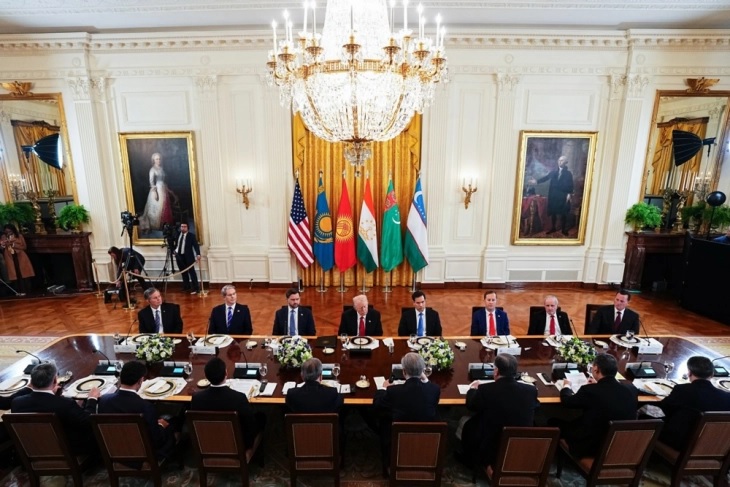 Средба на Трамп со лидерите на Казахстан, Киргистан, Таџикистан, Туркменистан и Узбекистан