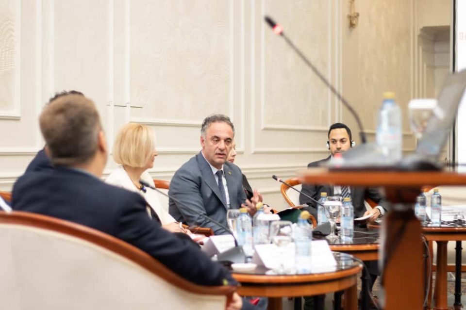 АЛИУ: За подобар третман на пациентите во Специјалната болница 13 Ноевмври вработени 48 негуватели, хигиеничари, возачи и лаборант