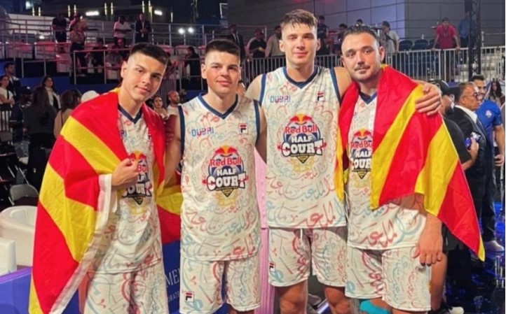 МАКЕДОНСКИ БАСКЕТЏИИ ОСВОИЈА СРЕБРО: Ги победија САД, Малдиви, Јапонија и Молдавија, а во финалето беа поразени од Египет