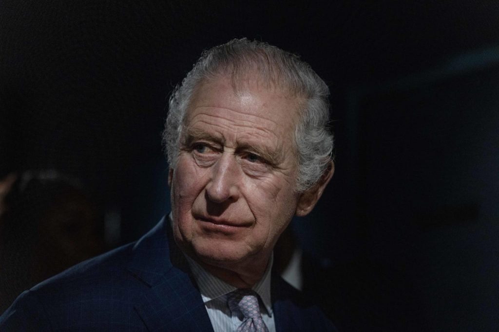 Кралот Чарлс шокиран и згрозен од нападот со нож во воз во Англија