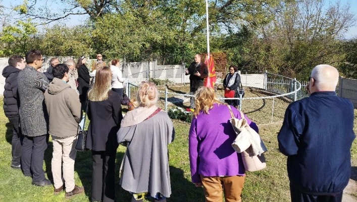 МАКЕДОНЦИТЕ ВО СРБИЈА: Цвеќе и почит за македонските војници од Вардарскиот баталјон кои загинале во Првата светска војна