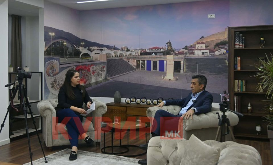 ИНТЕРВЈУ СО МЕЏИТИ: Немам многу слободно време, го поминувам со моите три деца, посебно со помалите бидејќи Рон е веќе матурант