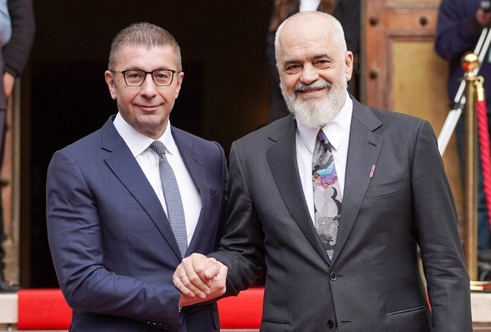 МИЦКОСКИ ОД ТИРАНА: Македонија останува решително ориентирана кон европските интеграции и регионалната соработка