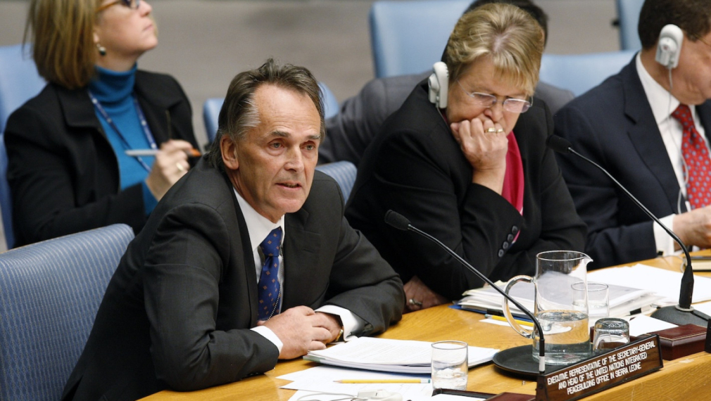 ЕВРОПРАТЕНИКОТ ШУЛЕНБЕРГ: Обидите на Европа да ја контролира Русија двапати целосно пропаднале, третиот може да биде кобен за ЕУ