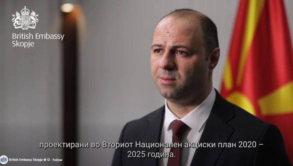 МИСАЈЛОВСКИ: Денес имаме најмногу офицерки во историјата на Армијата, а на половина од раководните позиции во МО се жени