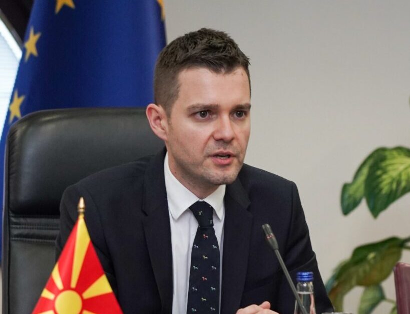 МУЦУНСКИ: Ние сме конструктивние конструктивни, но македонскиот јазик и идентитет не се предмет на преговори