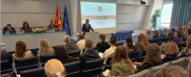 СЛАВЕСКИ: Годинава раст од 3,5%, во наредните би забрзал на 4%, инфлацијата 3,9% и ќе следи надолно враќање кон историскиот просек