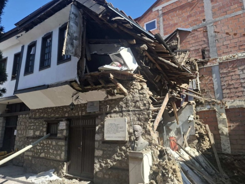 НОВА КРИВИЧНА ПРОТИВ МЕРКО: Бившиот градоначалник на Струга и 4 други лица пријавени за уривањето на куќата на Малески