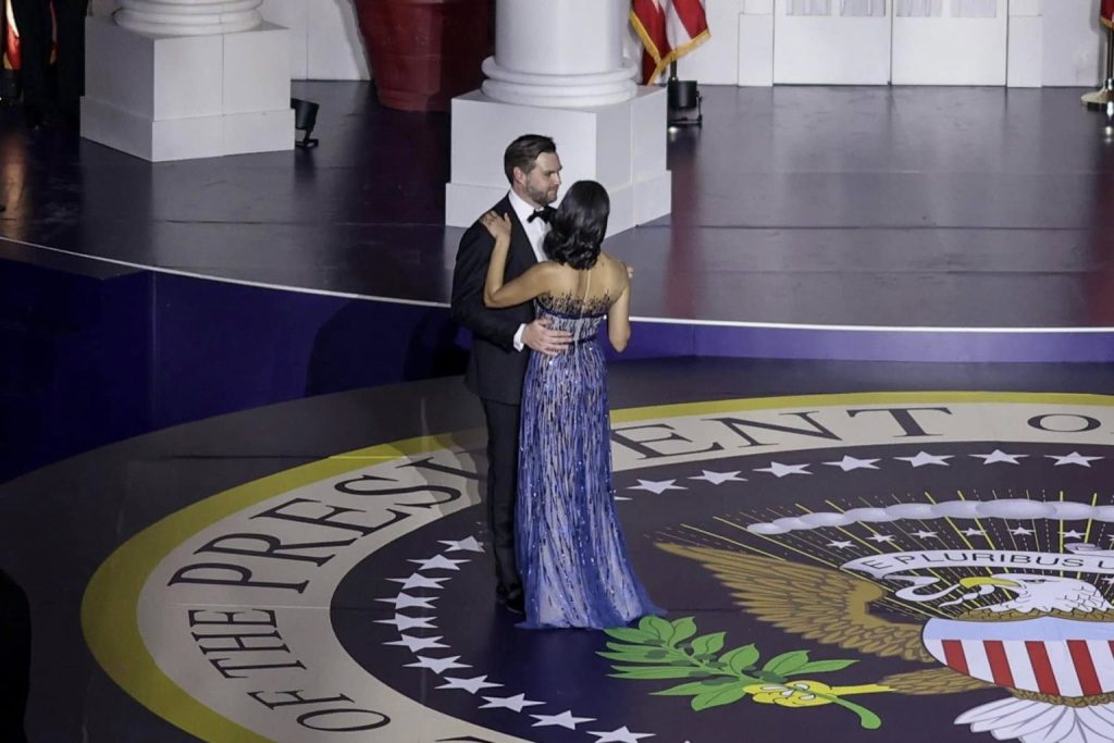 ЏЕЈ Д. ВЕНС: Сакам сопругата да премине во христијанство, но тоа е нејзина одлука