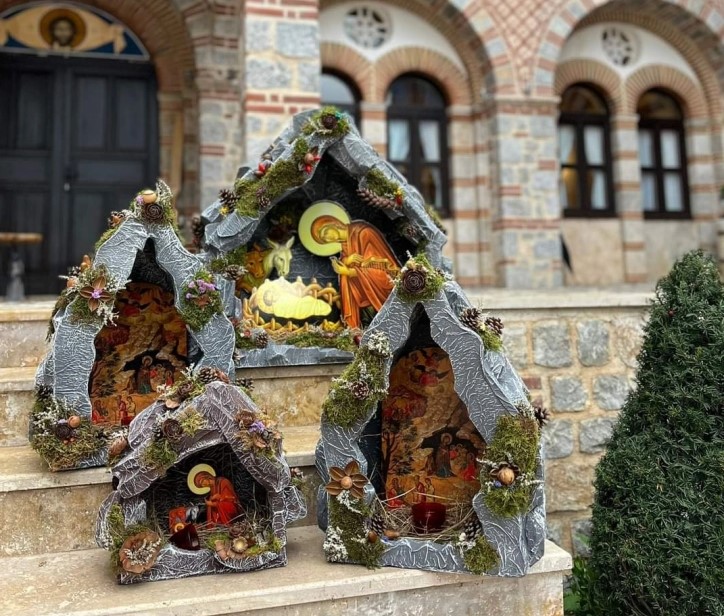 ПОЧНА ПРЕД 15 ГОДИНИ: Сестринството од манастирот во Рајчица, за секој христијански дом, и оваа година изработува божиќни пештери