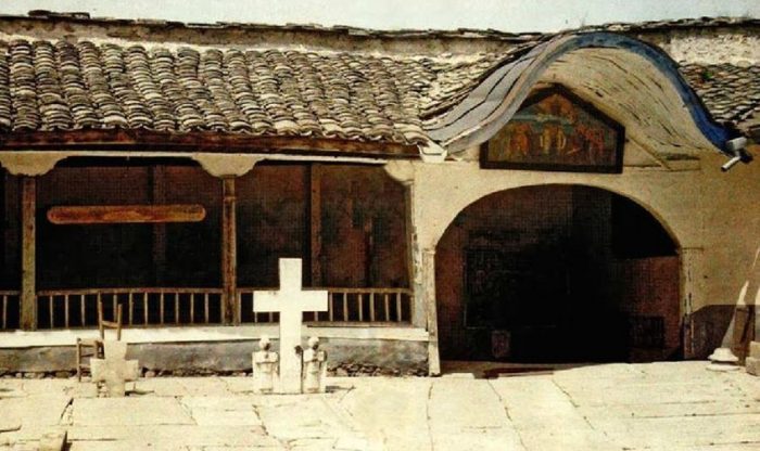 РЦУК: Избувна пожар кај црквата „Св. Спас“ во Стара Скопска Чаршија