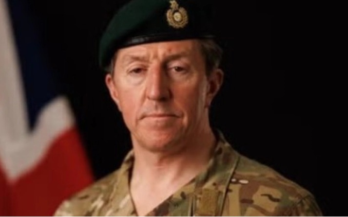 АДМИРАЛ ЏЕНКИНС: Велика Британија формира поморска сила која ќе ги штити подводните кабли и гасоводи од заканите од Русија