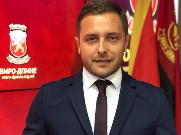 АРСОВСКИ ЗА БОМБИТЕ НА СДСМ: Да беа сериозна партија ќе беа сфатени цинично, ама вака се смешни со „бомбашките пресови“