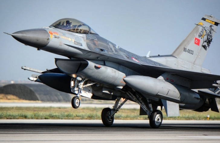 ТУРЦИЈА УРНА УКРАИНСКИ ДРОН: Турските воени авиони Ф-16 го собориле дронот што бил „надвор од контрола“ и доаѓал од Црното Море