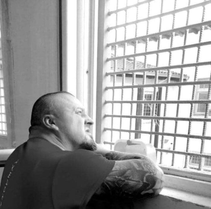 ЌОСЕТО НА УСЛОВЕН ОТПУСТ: Горан Агелов Ќосето по цели 8 години минати зад решетки за случајот „27 април“, доби слобода