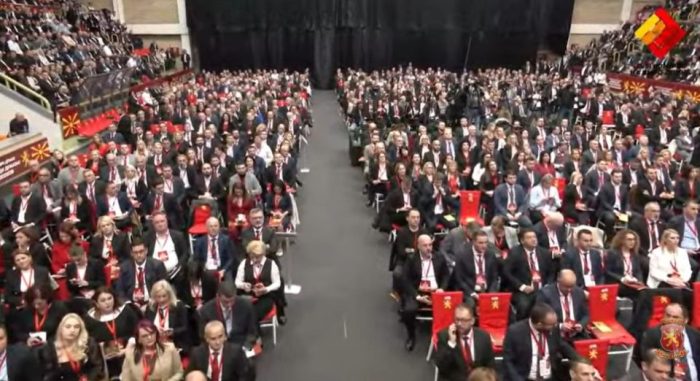 ВО ЖИВО: Конгресот на ВМРО-ДПМНЕ на интернет го следат 14.000 гледачи, меѓу кои и акаунти од СДСМ, ДУИ и екс политичари