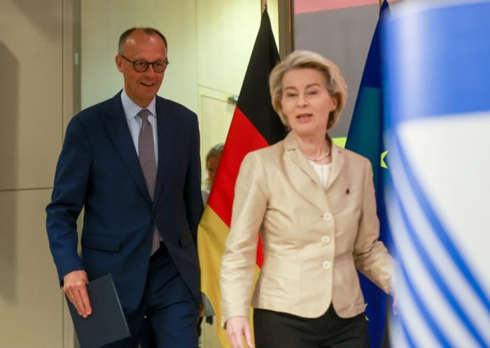 ПРИТИСОК ВРЗ БЕЛГИЈА: Мерц и Фон дер Лајен на приватна вечера ќе го убедуваат Вевер за користење на замрзнатите руски пари за Украина