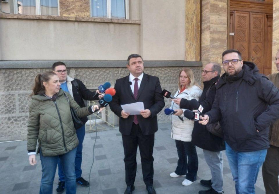 РЕЗОЛУЦИЈА ОД ВМРО-ДПМНЕ, ВРЕДИ И ЗНАМ: Еднаш засекогаш ставаме точка на измислената тема за мигранти со која СДСМ шири паника