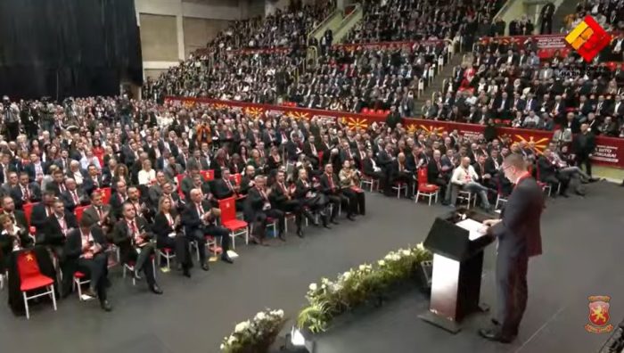 МИЦКОСКИ: Националниот идентитет не е предмет на преговори, jазикот, историјата и културата се фундаментални државни столбови