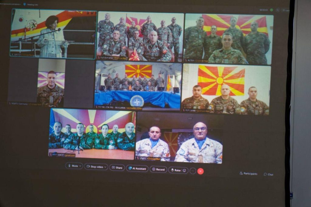 Мисајловски на видеоконференциска врска со мировниците и предновогодишна средба со нивните семејства