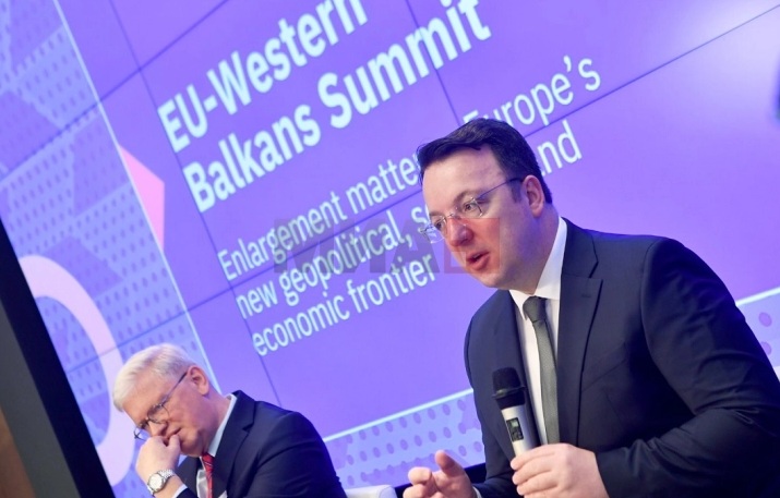 НИКОЛОСКИ: Име на државата сменивме 2 пати, 7 пати Уставот, сега треба и по 8 пат, па луѓето прашуваат дали е ова последно за влез во ЕУ?