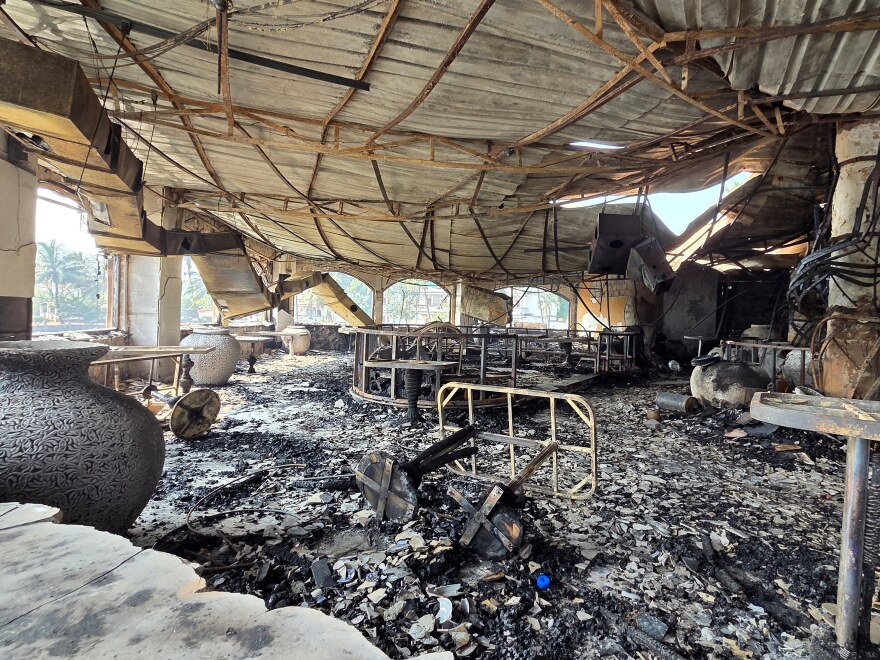 ПОЖАР ВО НОЌЕН КЛУБ ВО ИНДИЈА: Најмалку 25 лица загинале во пожар предизвикан од експлозија на плинска боца во кујната