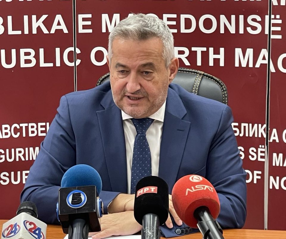 КЛЕКОВСКИ: Нема доцнење во исплатата на надоместокот за породилно отсуство, ниту на капитациите за матични доктори