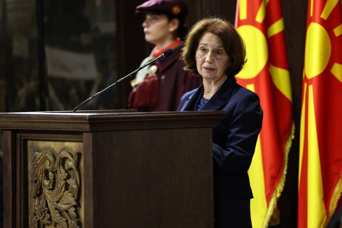 ПРЕТСЕДАТЕЛКАТА СИЉАНОВСКА-ДАВКОВА: Само со сплотеност, почитување и меѓусебно уважување можеме да градиме здраво општество