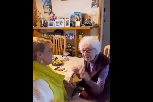 СТОГОДИШНИЦИТЕ ВО БУГАРИЈА: Староста е благослов, вели 101-годишната баба Веска, а 103-годишната баба Ана – не жалете се’ што сте остареле