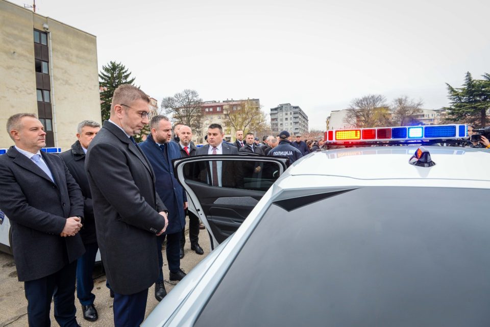 ТОШКОВСКИ: Ова е прва набавка на полициски возила по повеќе од 15 години, тие се целосно опремени со најсовремена технологија