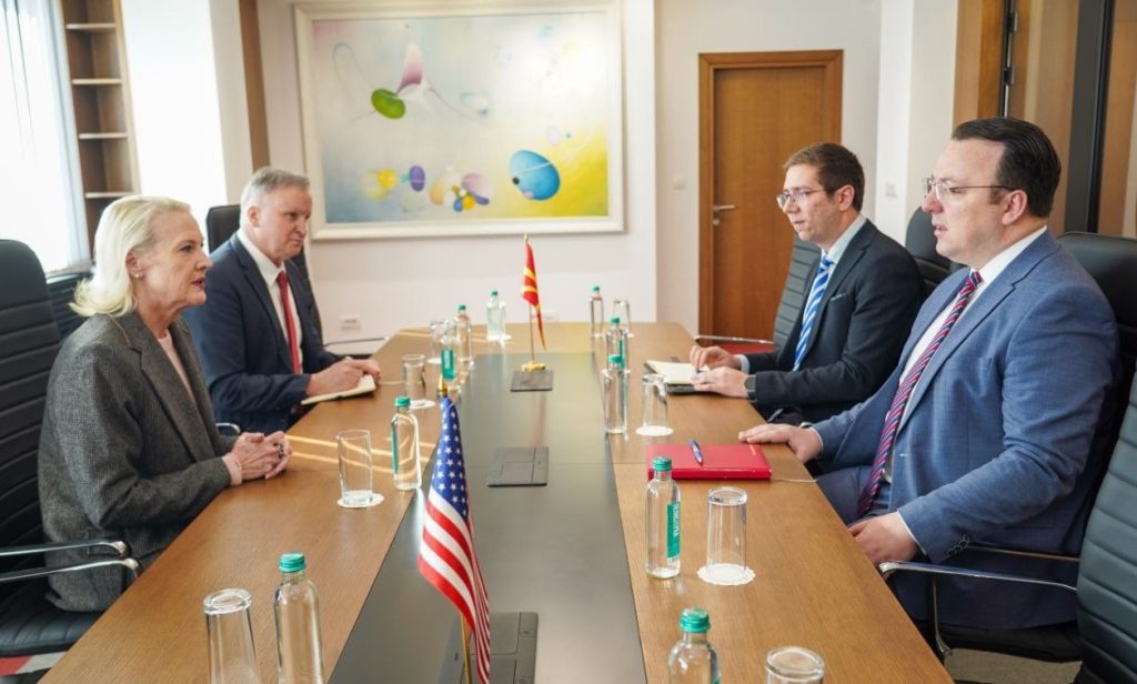 АМБАСАДАТА НА САД ПО ПРОШТАЛНАТА СРЕДБА СО НИКОЛОСКИ: Засилена соработка со САД за подобра регионална транспортна поврзаност