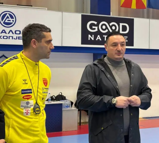 БОРКО РИСТОВСКИ ДО РАКОМЕТАРИТЕ: Играјте со срце за Македонија, некогаш не се битни само резултатите, туку да се остави срце на терен