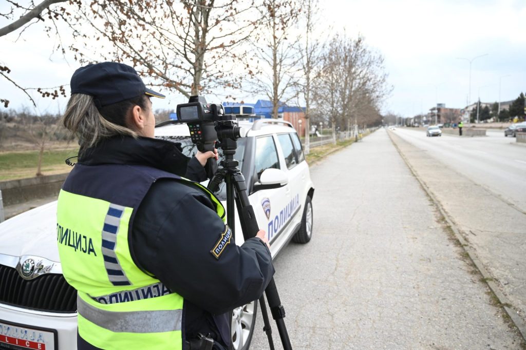 МВР: 54 санкции за брзо возење, тројца возеле со над 70 км на час повеќе од дозволено