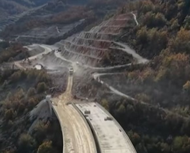 НИКОЛОСКИ: Со изградба на 14 градежни галерии ќе се стабилизира земјиштето на автопатот Кичево-Охрид