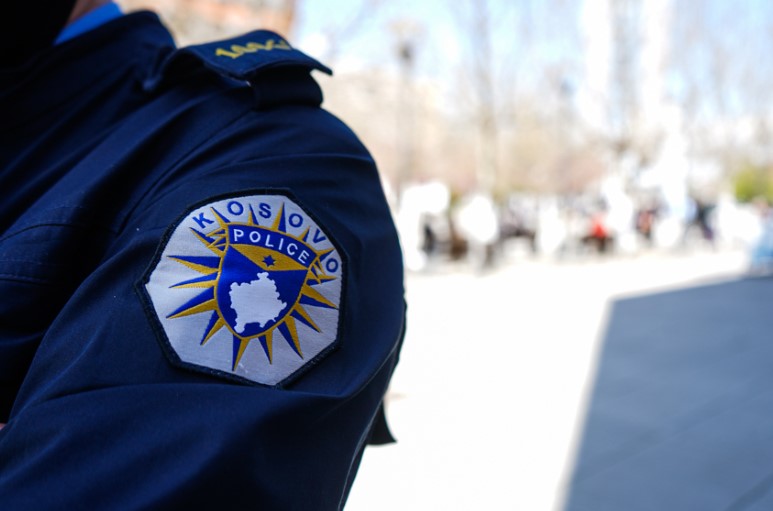 КОСОВО: Уапсени 39 лица за измама од 1,4 милиони евра во осигурителниот сектор
