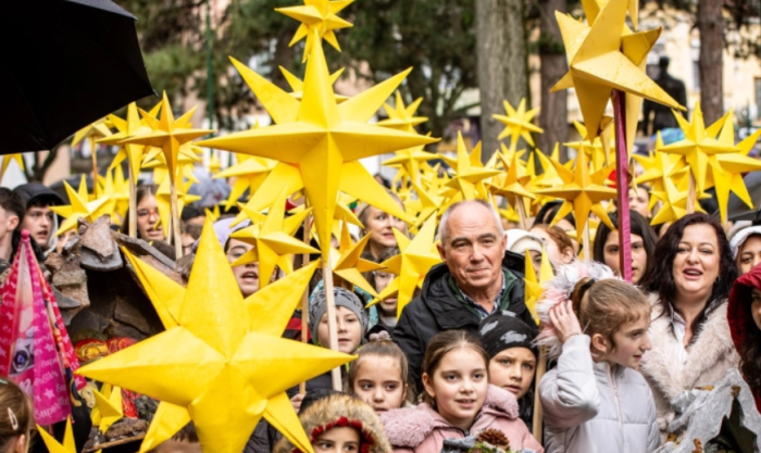 КОЊАНОВСКИ: Вербата во Бога и традицијата се вредностите на кои почива нашето самобитие