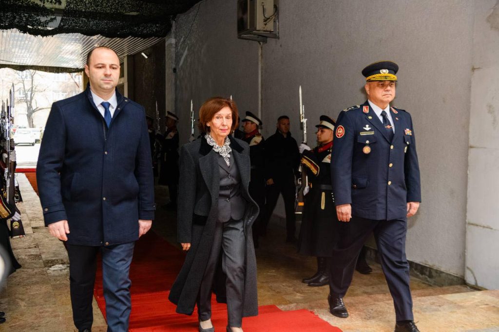 МИСАЈЛОВСКИ: Армијата останува столб на безбедност и стабилност на државата