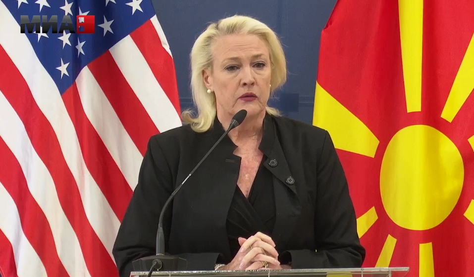 Агелер прати проштално писмо до „народот на Северна“