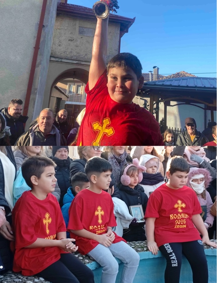 ТРИ ДЕЦА ЈА ОДРЖУВААТ ТРАДИЦИЈАТА: Во Дебар за Водици по крстот скокнаа Антониј, Теофан и Дамјан, кој прв успеа да го фати