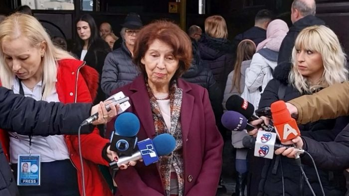 СИЉАНОВСКА: Јас не видов денеска намуртен човек, сите се насмеани и си ветуваат дека ќе трагаат по светлината, ќе трагаат по Бога во себе