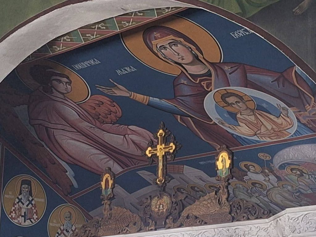 Мицкоски и Стојкоски на литургија во црквата Св. Петар и Павле