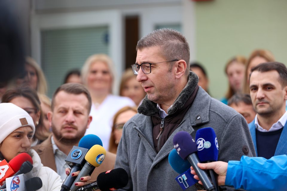 МИЦКОСКИ: Со воведувањето градски воз очекувам драматично да се намали користењето на автомобили и помало загадување во Скопје