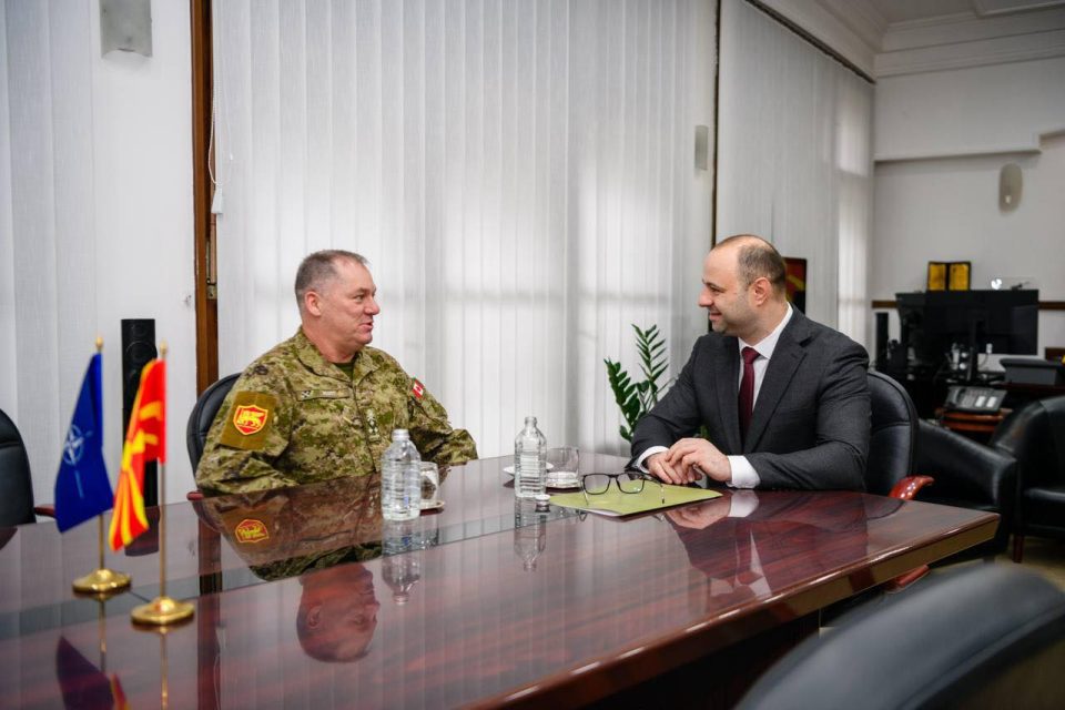 МИСАЈЛОВСКИ СО ГЕНЕРАЛ СКОТ: Нашата Армија продолжува со активно учество особено во операции во источниот дел на НАТО