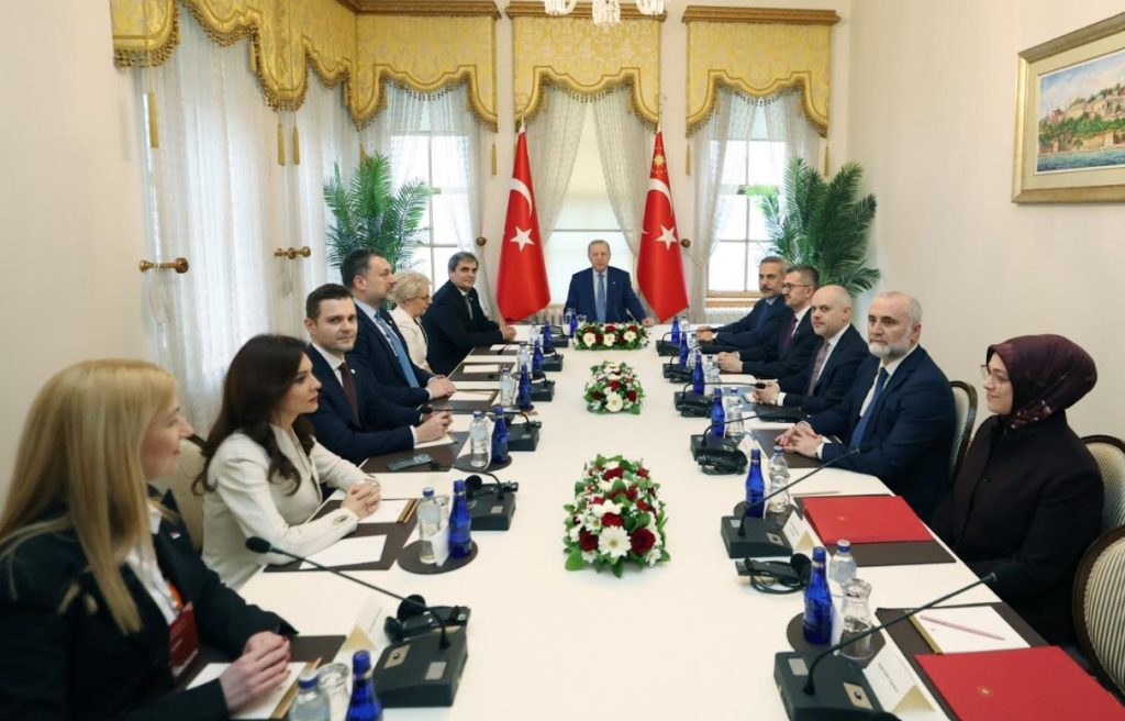 Муцунски оствари средба со турскиот претседател Ердоган