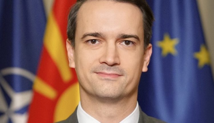 НЕЛОСКИ СЕ ЗАКАНИ СО ТУЖБА ЗА КЛЕВЕТА ЗА СДСМ: Шефот на кабинетот на Мицкоски тврди дека фирмата во која е неговиот татко не учествува на тендери