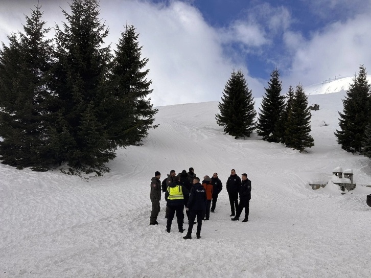 ОПЕРАТОР БЕЗ ДОЗВОЛА СО 5 РАТРАЦИ: Националниот парк Шар Планина пријави во МВР попречување на нивната работа на терен