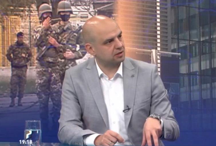 СТЕФАНОВСКИ: Ако ние немаме доверба во институциите и државата, тогаш како ќе имаат доверба инвиститорите или пак  САД и ЕУ?