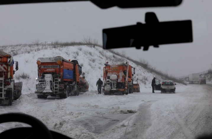 ВРЕМЕ: На Попова Шапка најмногу снег 31 см, во Крушево најмногу дожд 55 л/м2, дожд и снег и денеска и засилен северен ветер со 60 км/ч
