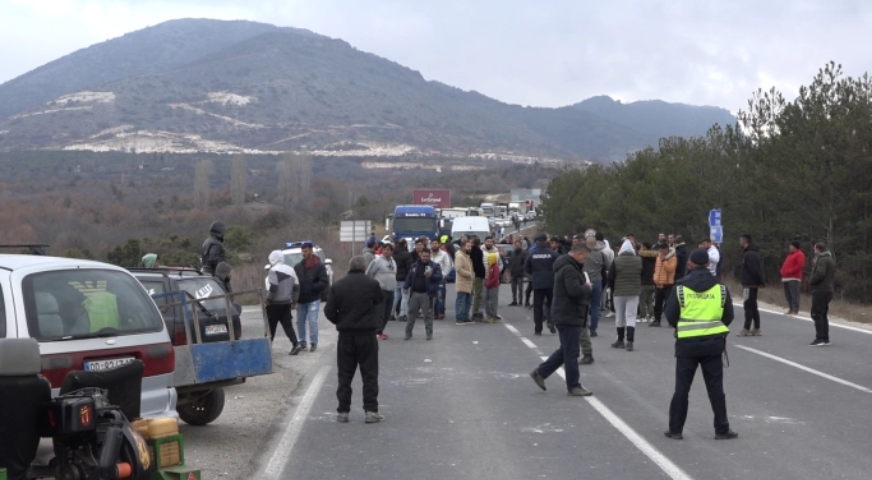 Заврши протестот кај Баир, сообраќајот Битола–Ресен сè уште пренасочен